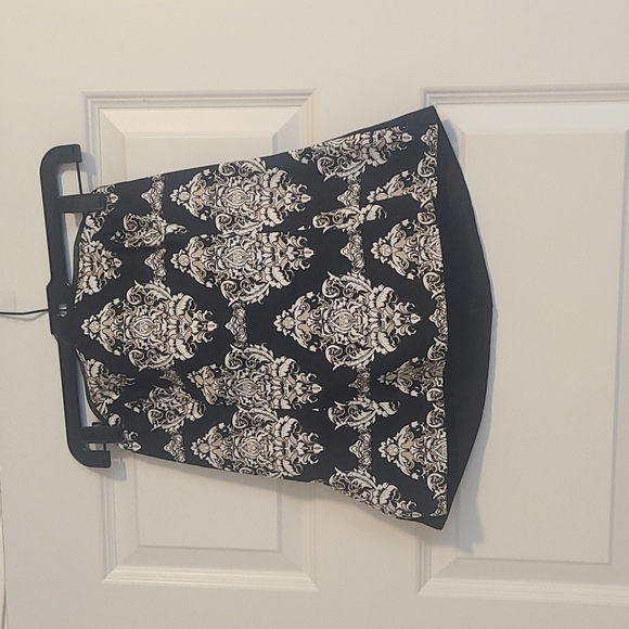 White House Black Market Tops - WHBM Pattern Corset sz 6